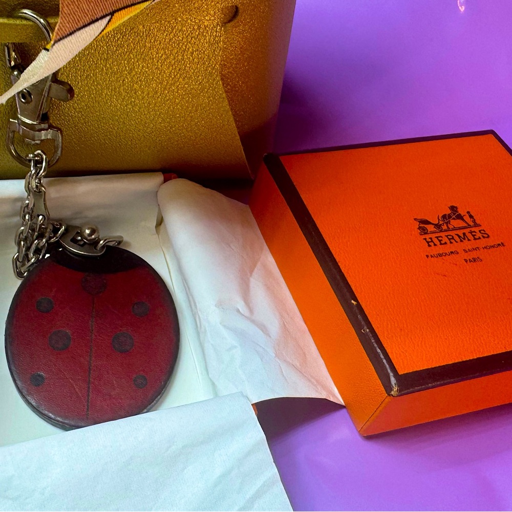 Hermès Ladybug Charm Sterling Silver & Leather – Vintage RARE with Box - Picture 2 of 9